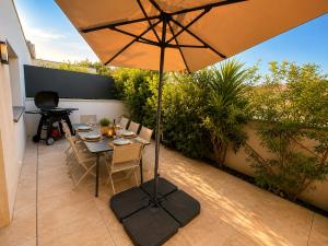 Oasis&Nirvana Lisle sur Sorgue piscine Barbecue Brasero Babyfoot 4 chambres climatisées