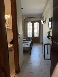 Roulas Apartment
