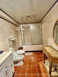 Newly Renovated Quiant 2-bed 2-bath Apt
