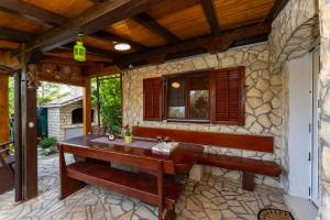 Holiday House K&K