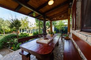 Holiday House K&K