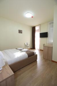 Rifat Peshkatari Hotel