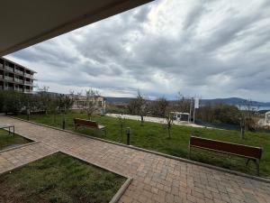 Eliza Sea View Apartment with Pool