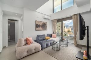 M58 Maisonette Pool Residence - 3BR & 3 Baths - Glyfada Central by K&M