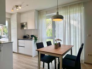 Modern Premium Apartment with Garden & Free Parking
