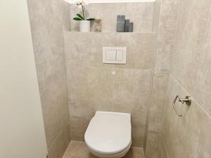 Modern Premium Apartment with Garden & Free Parking
