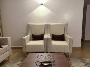 Spacious 2BR Near Two Rivers Mall