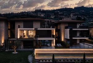SalvatoreHomes - Luxurious Dreamview Waterfront Apartment in Torri del Benaco with Pool - Casa Azura - a 5 Star Luxury Collection at Lake Garda