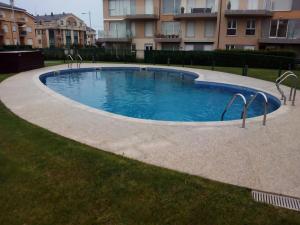 Apartamento Playa Catedrales con Piscina