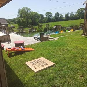 Maison 12 couchages, roulottes et piscine naturelle