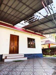 J & J Residential Homestay