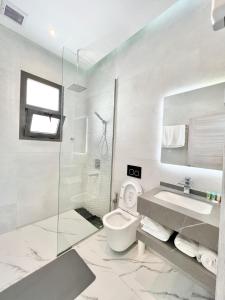 Rosella Chalet 2