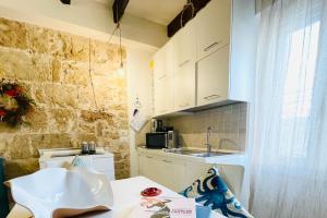 Catalan Art Room Studio Apartment img4