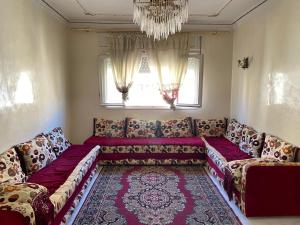 Cozy private room for couples - hosted home -not an entire apartment- Walk to Bus Station & Easy Medina Access