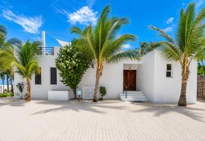 Casa Aura Maria Private Luxury Villa in Belize