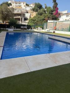 Espectacular Ático con TERRAZA privada, PISCINA y PARKING en Fuengirola