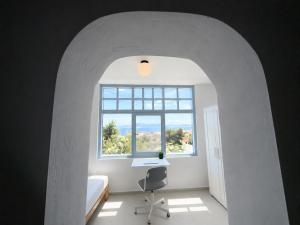 Sunny house, stunning Aegean Sea views.