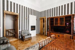20 Evropeyska Street Apartment