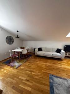 Aerodrom Apartment Ana