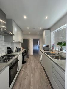 Central Kettering Apartment by SJP Ideal for up to 3 Guests