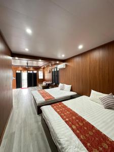 Moc Tuc Home