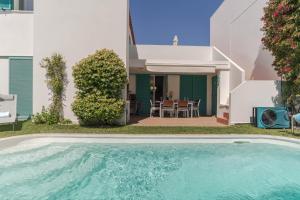 L&A Villa Prainha 3 Bedrooms Heated Pool 5 m walking to the beach