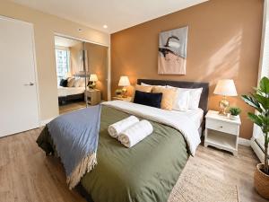 Classy Downtown Vancouver Apartment Near Rogers Arena