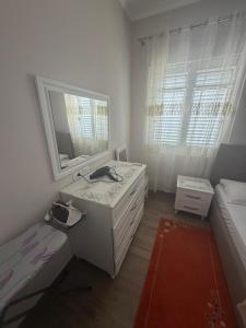 Shoraj Rent House