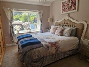 Tranquil Hope Valley Retreat with 3 Bedrooms