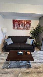 Stylish Townhome Gem with Several Amenities Just Minutes To The Falls