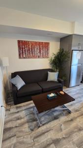 Stylish Townhome Gem with Several Amenities Just Minutes To The Falls
