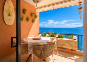 Luxury With Direct Access To The sea, Two Pools , One Of Them Saltwater, Panoramic Views Of The Sea And Hidden Coves