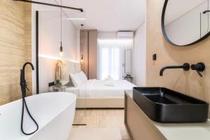 2bdr Apartment in Plaka-2 mins walk to syntagma
