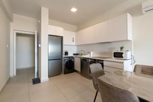 The Icon 103 - Luxury 2BR Sea View with Pool, Mythical Seas - Protaras