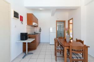 Rosmaris Apartments