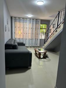 Cómoda y Amplia Casa, Ideal Para Grupos, Muy Cerca Del Estadio, Barrio La América