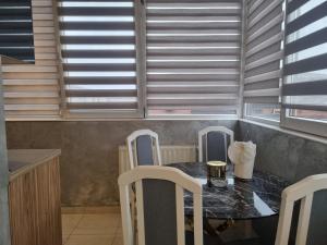 GOLDEN APARTMENT- Militari Residence Bucharest