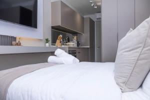 One Rosebank Shushu Suite, Studio Apartment