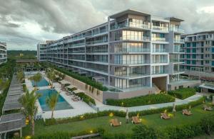 Oceanfront Residence at Exclusive Beach Club