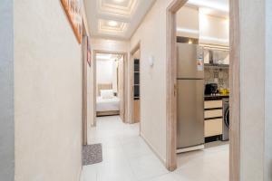 Authentic 2 BDR Apt Central with PS4 and Green Views