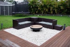 Havenly Stay A Tiny Home Central Location with Firepit & Spa