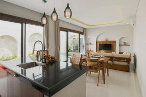 NEW 2 BR Private Villa in Nyanyi 5 min Nuanu Near Canggu