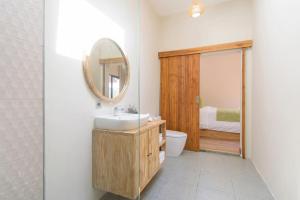 Romantic 2BR Private Villa with Pool and Modern Design - Seminyak