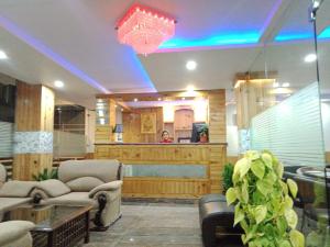 Mountain Mount view # triund track 2 km#Free Parking-cricket stadium 8 km-Mcleodganj 2 km