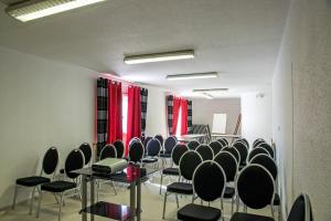 Hotels The Originals City, Hotel La Siesta, Annonay Est (Inter-Hotel) : photos des chambres