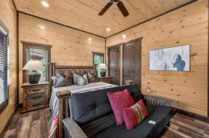 Smoky Mtn Mansion with Indoor Pool, Theater, Arcade
