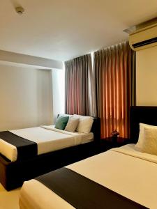 The Upperhouse Hotel Boutique Stay with City & River Views
