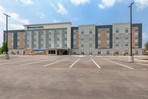 Everhome Suites Georgetown - Austin