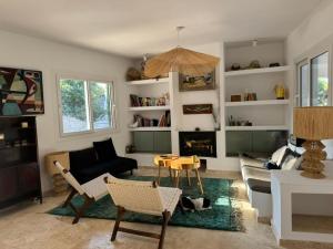 Villa familiale avec piscine, 7 min de la plage