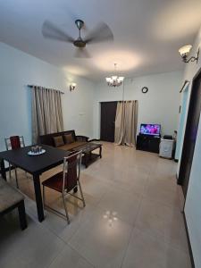 Chippy Parkside Service Apartment Coimbatore